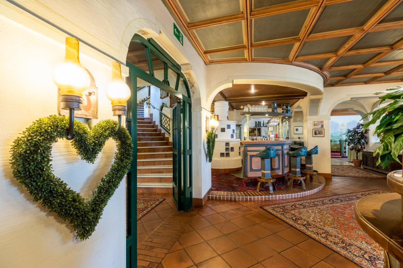 Hotel & Restaurant Wastlwirt ザンクト・ミヒャエル・イム・ルンガウ エクステリア 写真