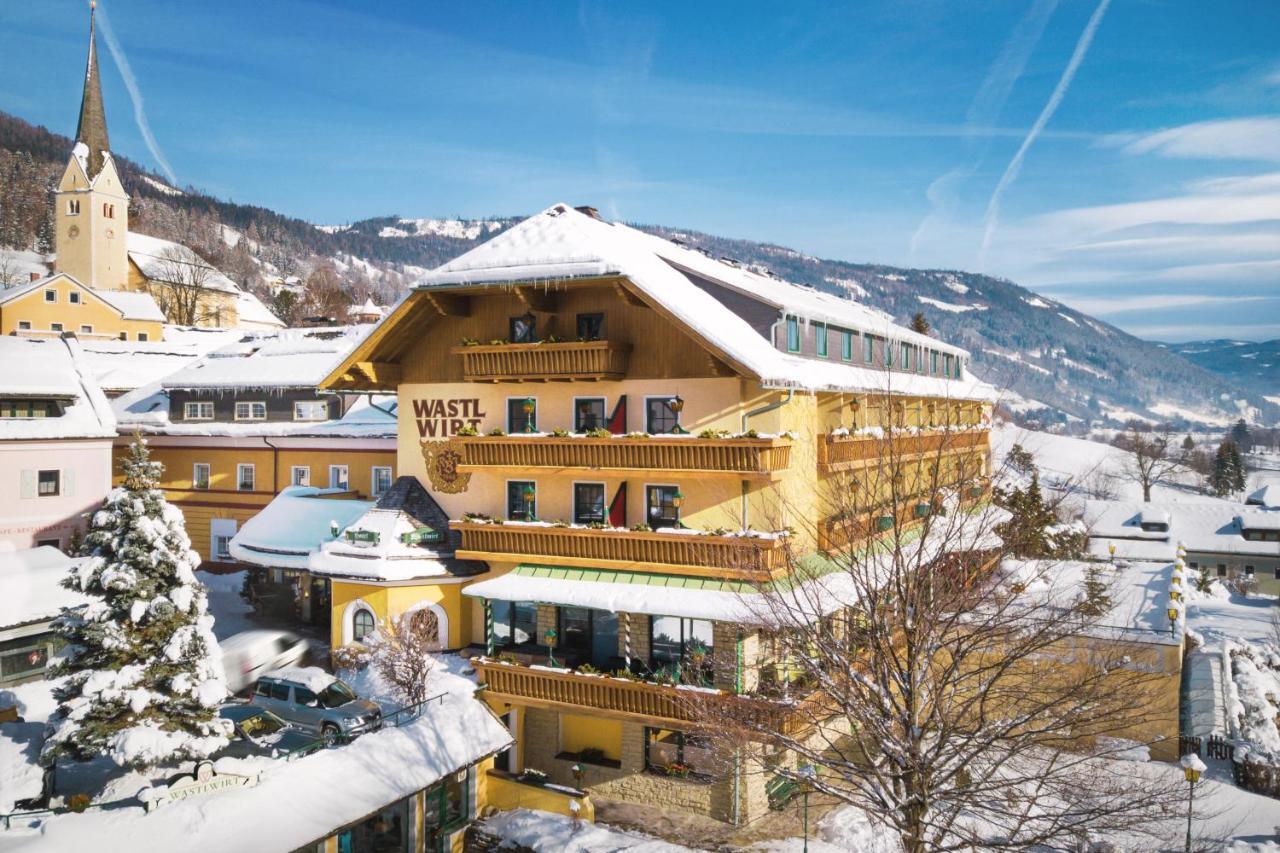 Hotel & Restaurant Wastlwirt ザンクト・ミヒャエル・イム・ルンガウ エクステリア 写真