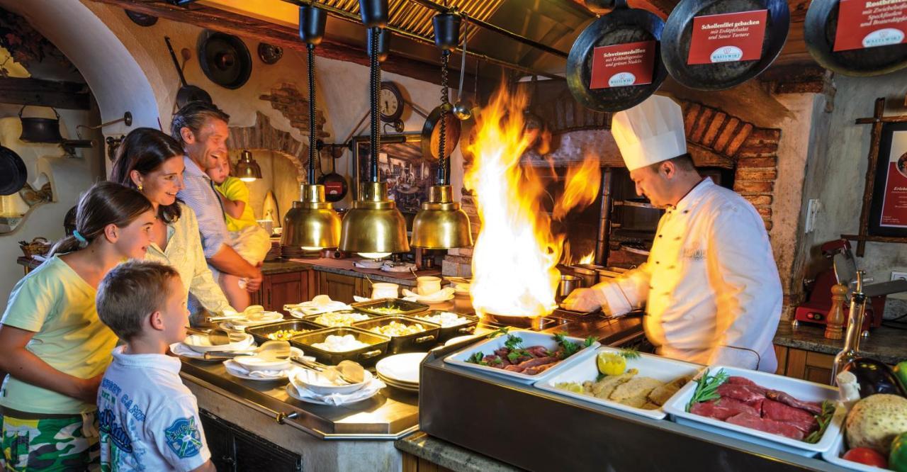 Hotel & Restaurant Wastlwirt ザンクト・ミヒャエル・イム・ルンガウ エクステリア 写真