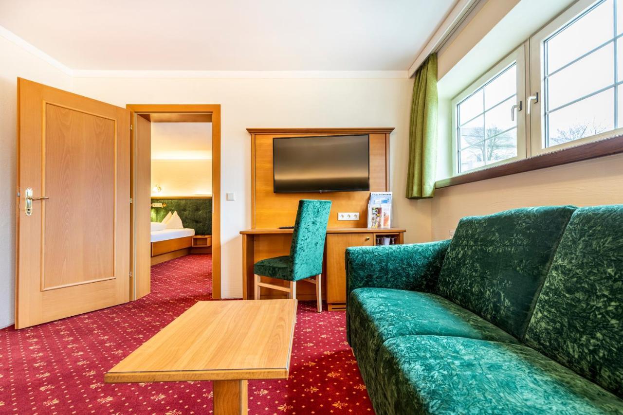 Hotel & Restaurant Wastlwirt ザンクト・ミヒャエル・イム・ルンガウ エクステリア 写真